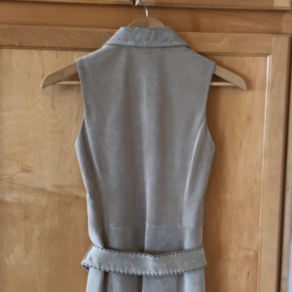 Preowned Ann Taylor Loft tan suede classic sleeveless dress with belt - size 2 - Picture 5 of 6
